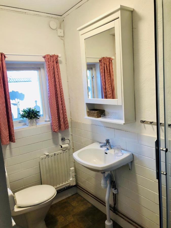 Stort rymligt rum i mysig lantlig miljö. Höllviken Exteriör bild