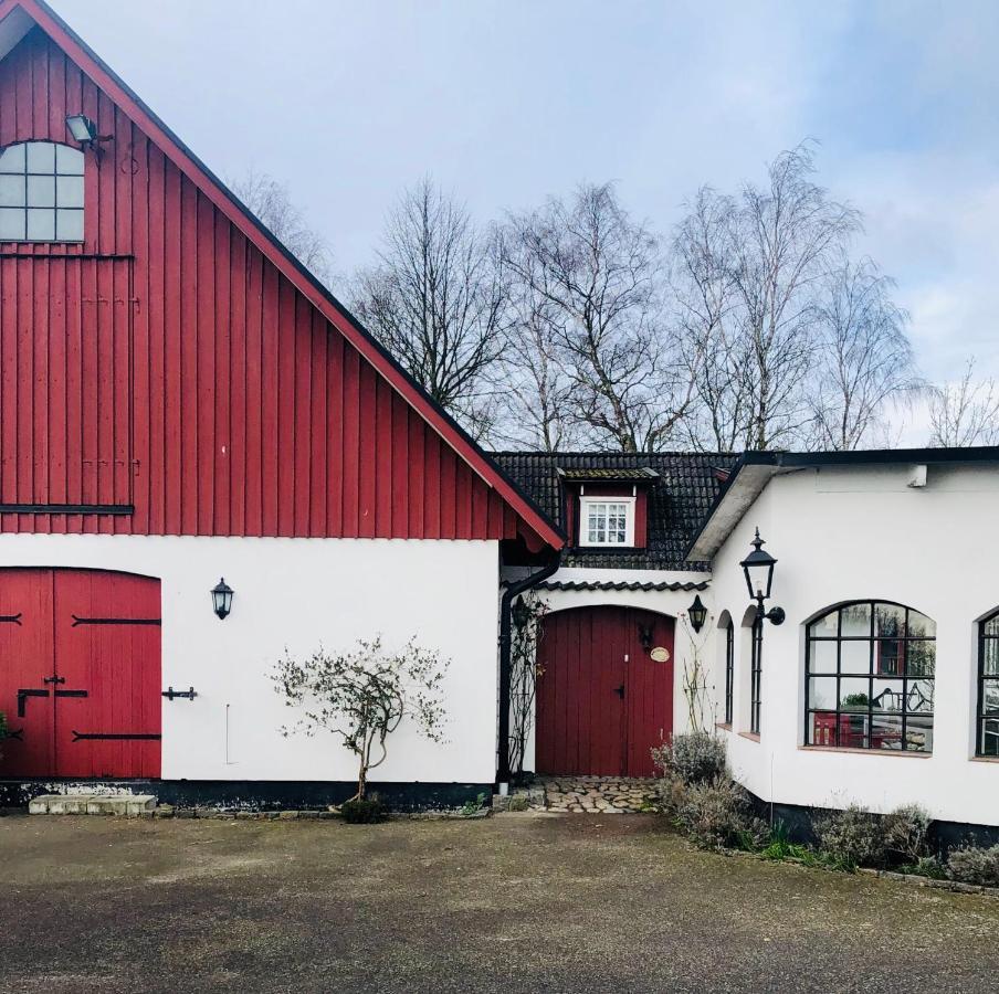 Stort rymligt rum i mysig lantlig miljö. Höllviken Exteriör bild