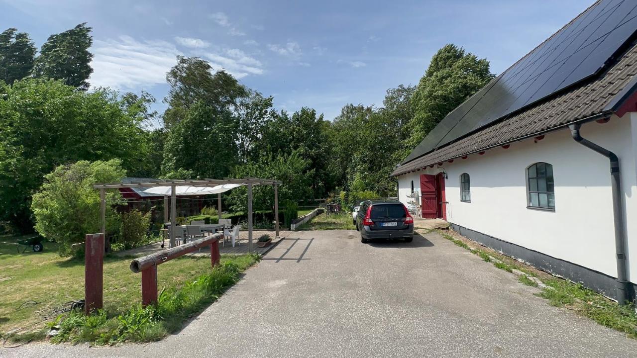 Stort rymligt rum i mysig lantlig miljö. Höllviken Exteriör bild