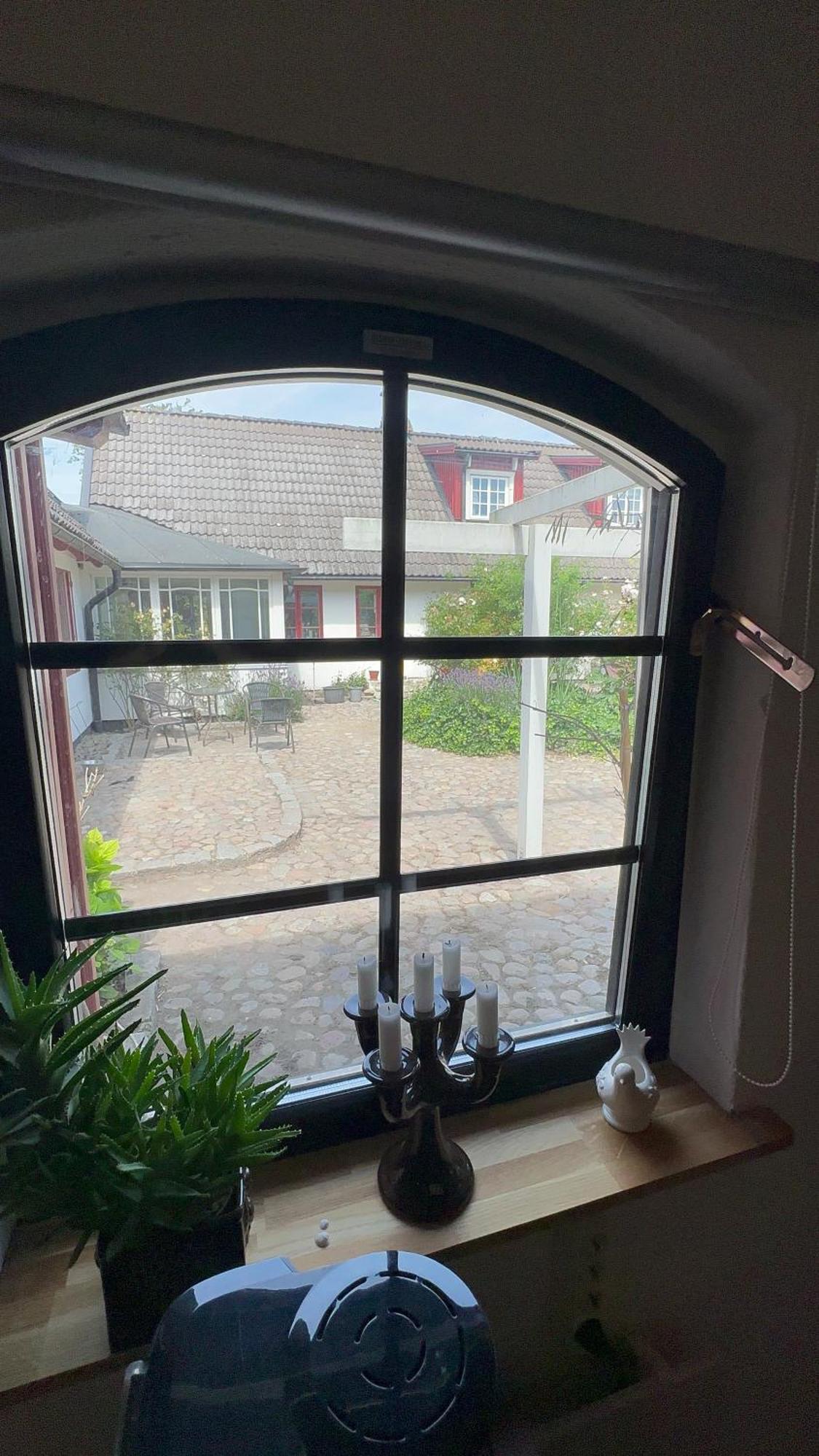 Stort rymligt rum i mysig lantlig miljö. Höllviken Exteriör bild